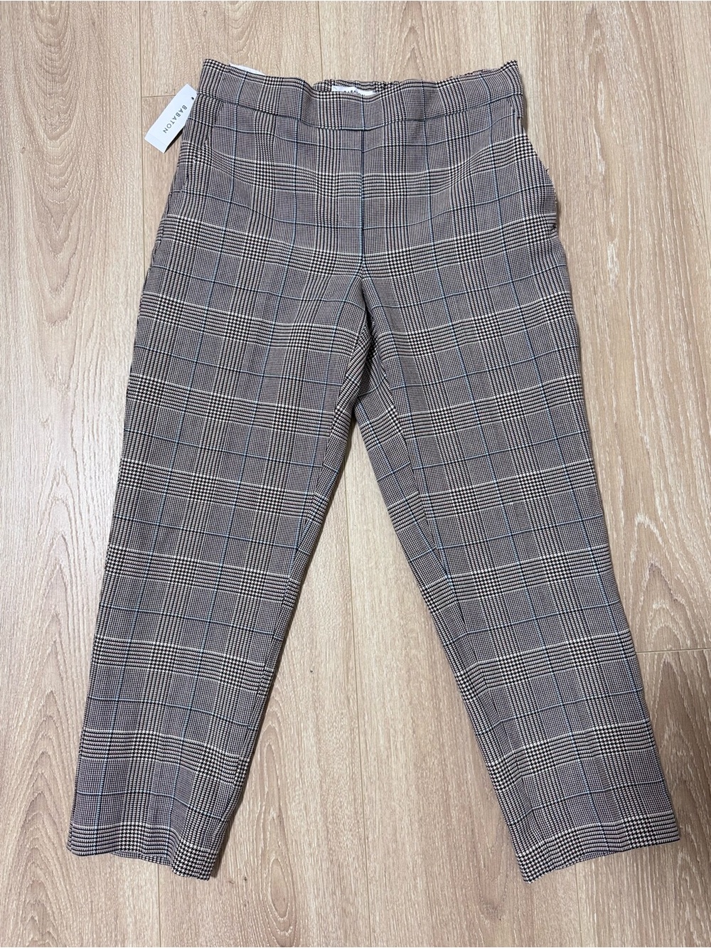 NWT Aritzia Babaton Conan Cropped Pant Plaid Walker Birch Size 0